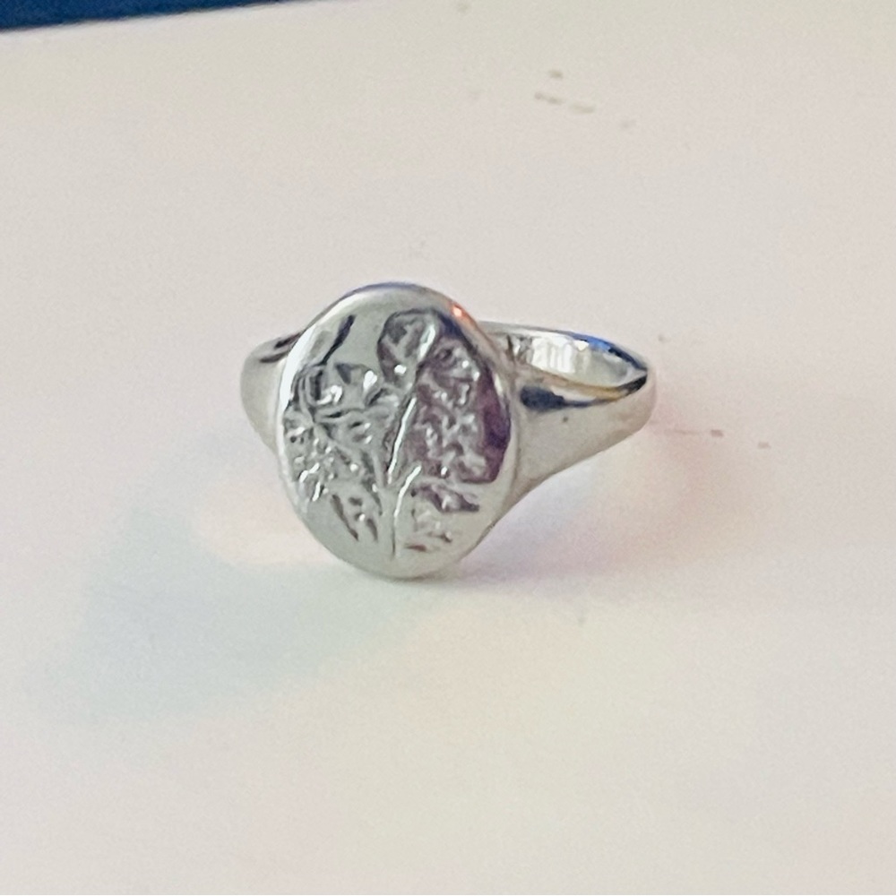 New Minimalist Bohemian Orchid Sterling Silver Signet Floral Engraved Ring - Picture 11 of 15